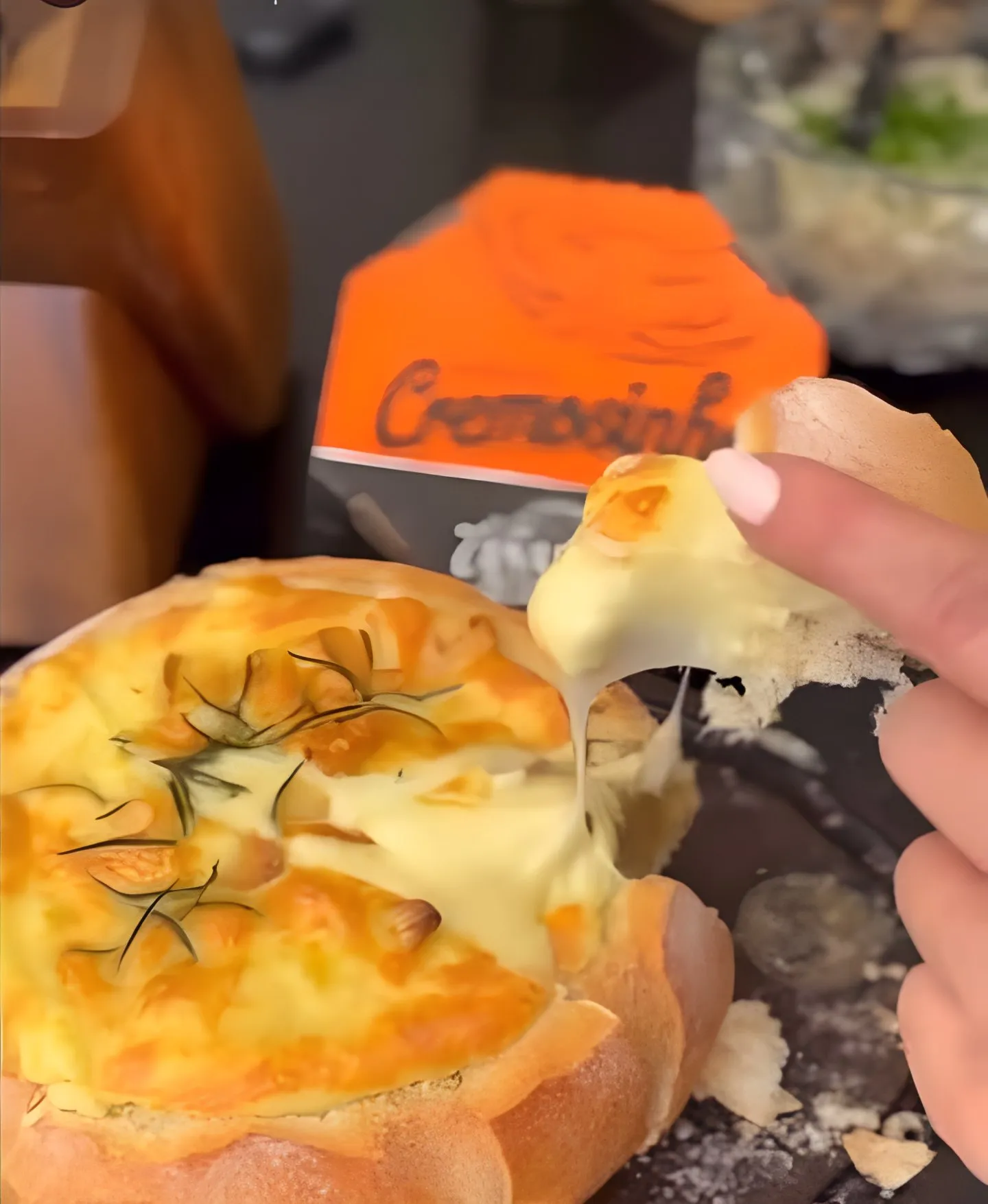 Cremosinho derretido dentro de um pão italiano