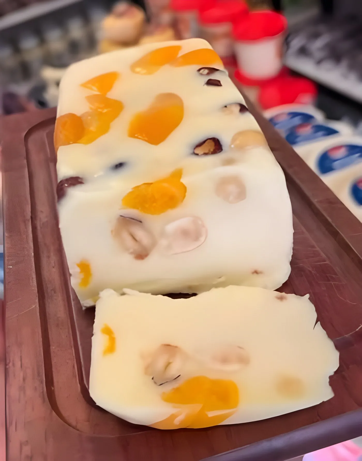 Requeijão com damasco e avelã
